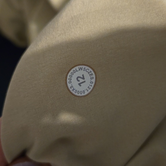 Lululemon size 12 lightweight pants - Picture 5 of 5